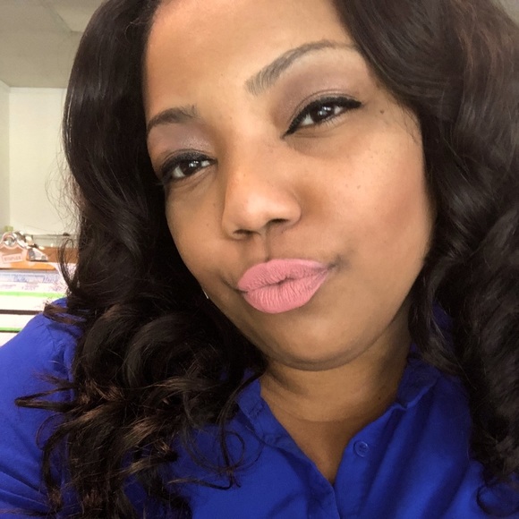 Meet your Posher, Mrs. ND Gunner - Picture 3 of 14